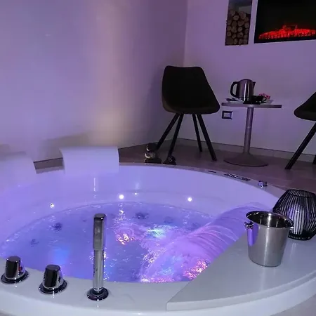 Lux 4* Ταράντο