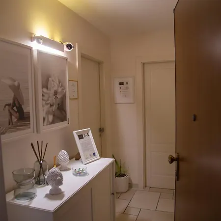 Lux Bed and Breakfast 4*