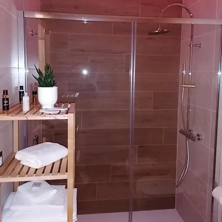 Lux 4*